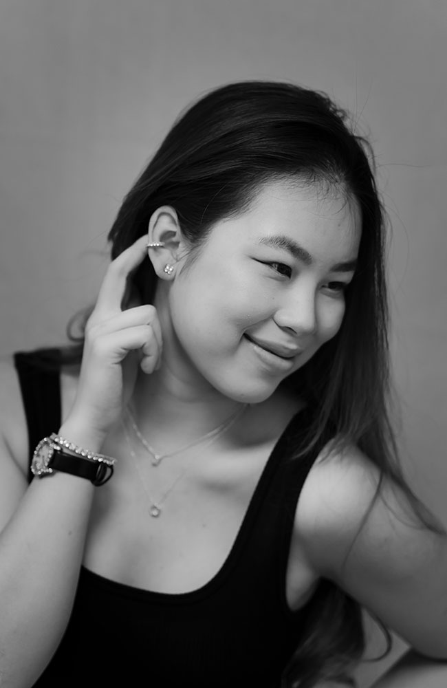 images/Portraitphotoshooting/Portrait_007.jpg#joomlaImage://local-images/Portraitphotoshooting/Portrait_007.jpg?width=650&height=1000