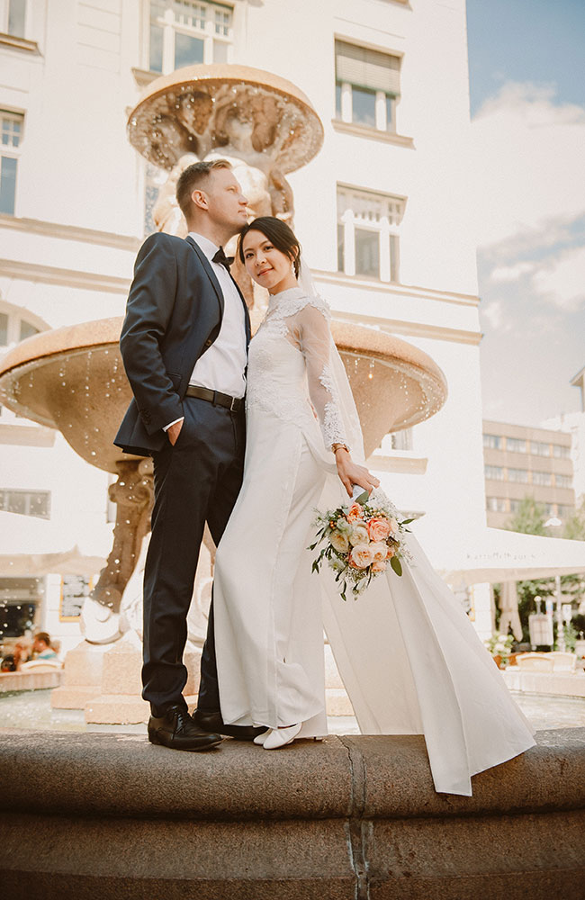 images/Weddingphotoshooting/Hochzeitsfoto_002.jpg#joomlaImage://local-images/Weddingphotoshooting/Hochzeitsfoto_002.jpg?width=650&height=1000